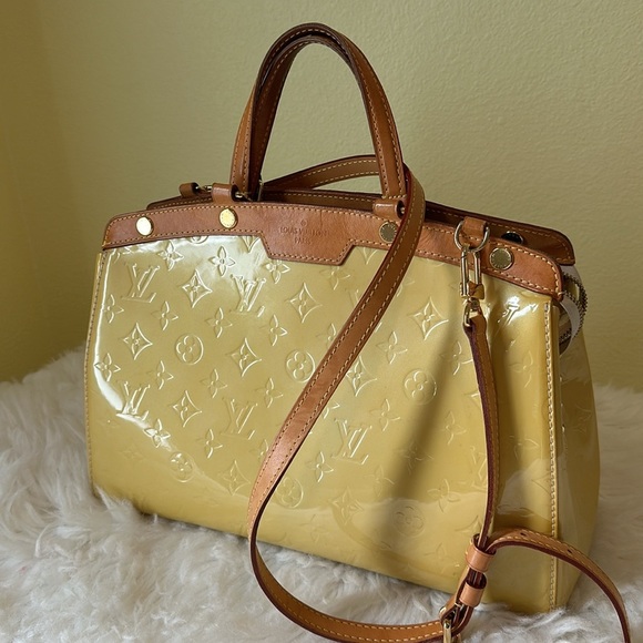 💯Authentic LOUIS VUITTON 
Vernis Brea MM Blanc Corail  Handbag🍀 - Picture 14 of 17